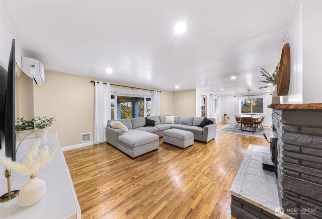 4204 Squalicum Lake Road, Bellingham, WA 98226