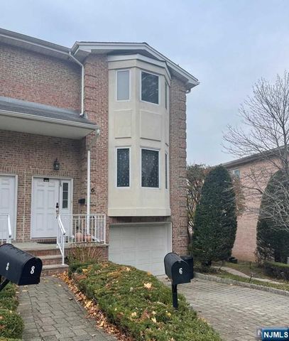 6 Kathleen Court, Ridgefield, NJ 07657