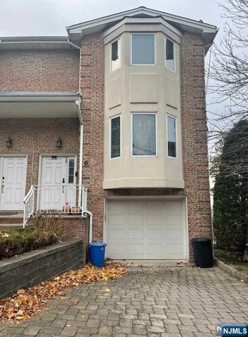 6 Kathleen Court, Ridgefield, NJ 07657