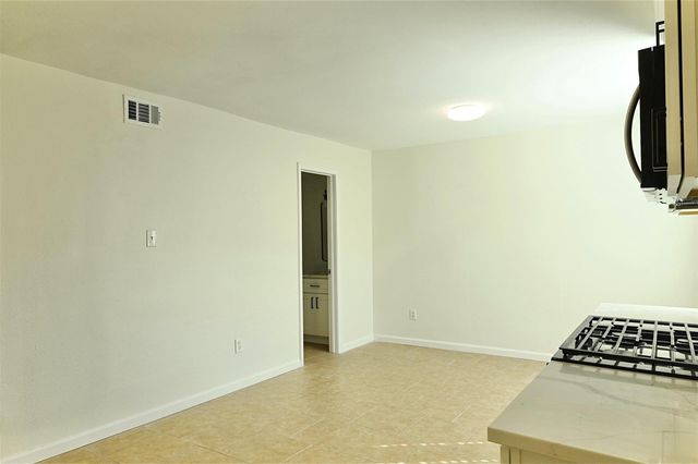 7918 Prestwood Dr 4, Houston, TX 77036