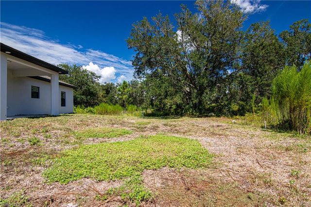 1836 Lindsay ST, Lehigh Acres, FL 33972