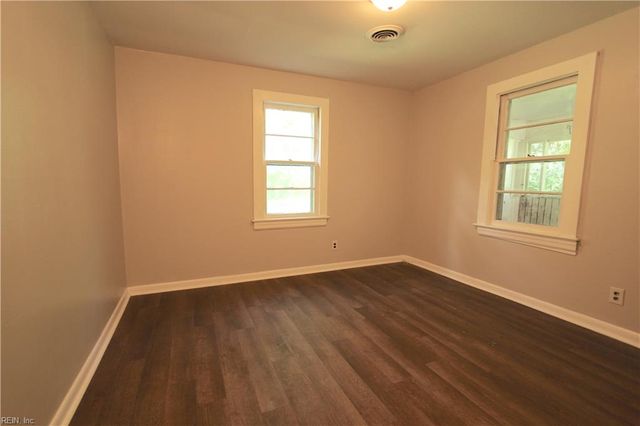 101 Turners Neck RD, Toano, VA 23168
