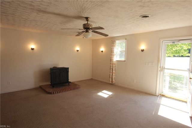 101 Turners Neck RD, Toano, VA 23168