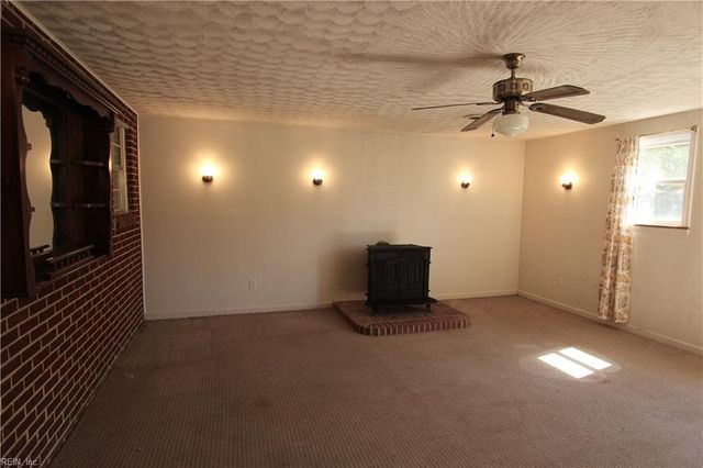 101 Turners Neck RD, Toano, VA 23168