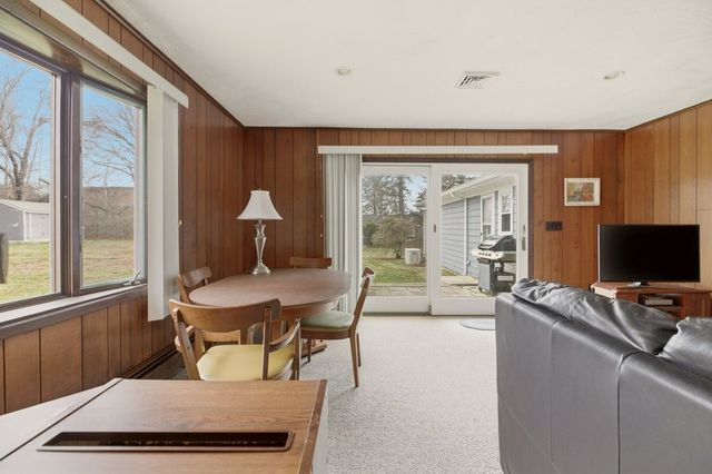 8 Wabasso Terrace, Middletown, RI 02842