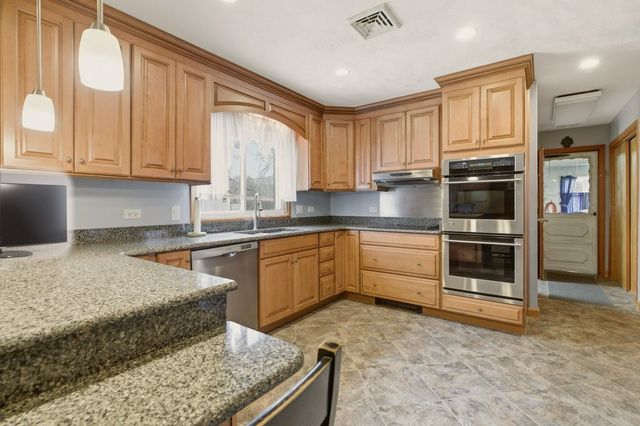 8 Wabasso Terrace, Middletown, RI 02842
