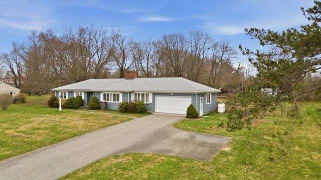 8 Wabasso Terrace, Middletown, RI 02842