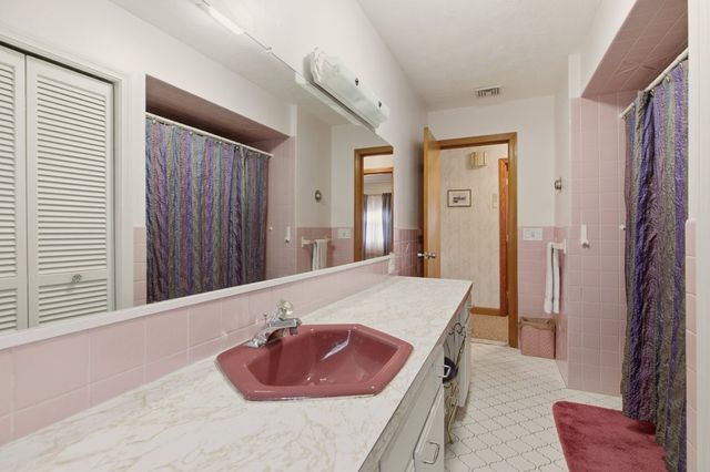 8 Wabasso Terrace, Middletown, RI 02842