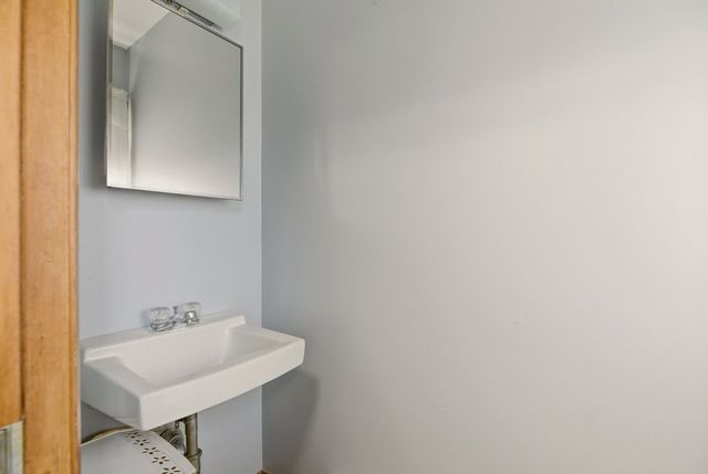8 Wabasso Terrace, Middletown, RI 02842