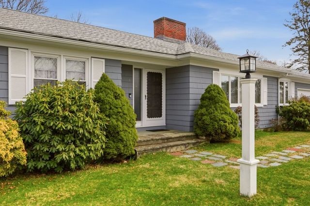 8 Wabasso Terrace, Middletown, RI 02842