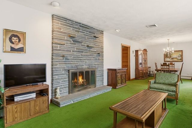 8 Wabasso Terrace, Middletown, RI 02842