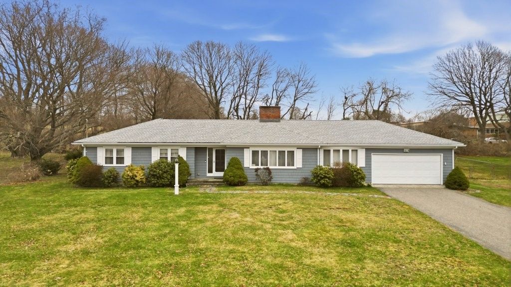 8 Wabasso Terrace, Middletown, RI 02842