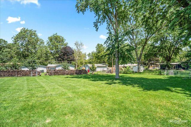176 Boulder Hill Pass, Montgomery, IL 60538