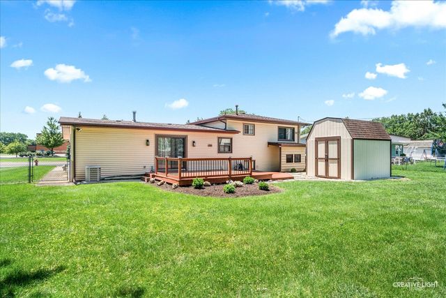 176 Boulder Hill Pass, Montgomery, IL 60538