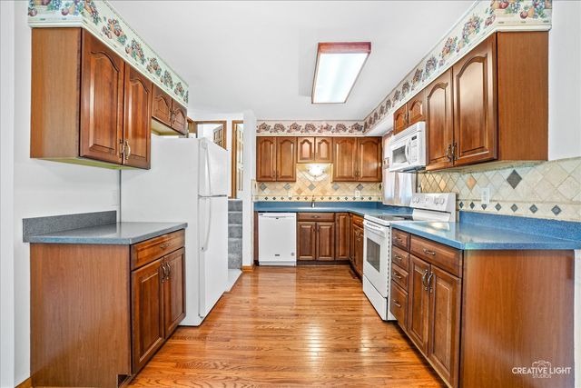 176 Boulder Hill Pass, Montgomery, IL 60538
