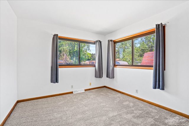 176 Boulder Hill Pass, Montgomery, IL 60538