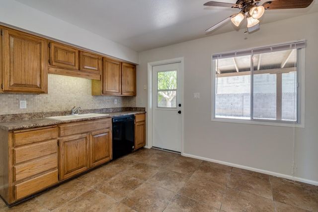 137 E Riviera Drive, Tempe, AZ 85282