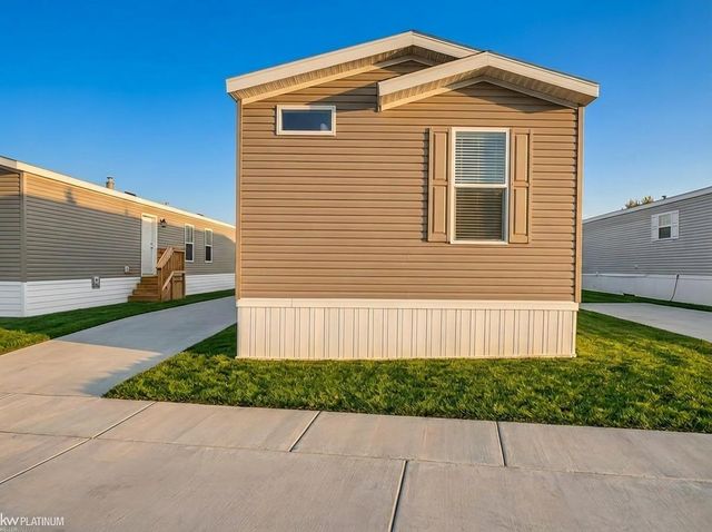 38051 Pardo Drive, Clinton Township, MI 48038