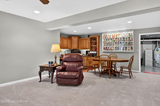 8731 Lough Dr, Louisville, KY 40291