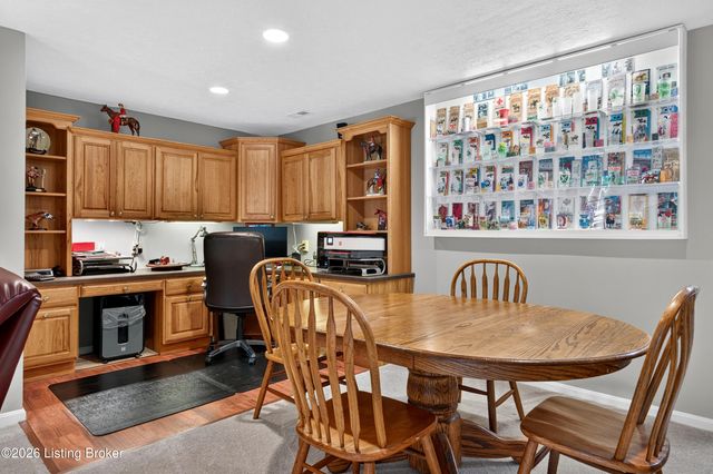 8731 Lough Dr, Louisville, KY 40291