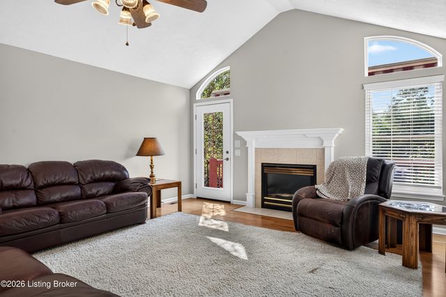 8731 Lough Dr, Louisville, KY 40291
