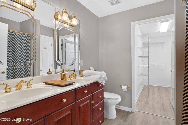 8731 Lough Dr, Louisville, KY 40291