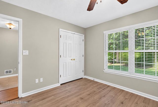 8731 Lough Dr, Louisville, KY 40291
