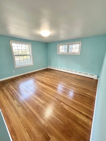 75 Marlboro Rd, Southborough, MA 01772