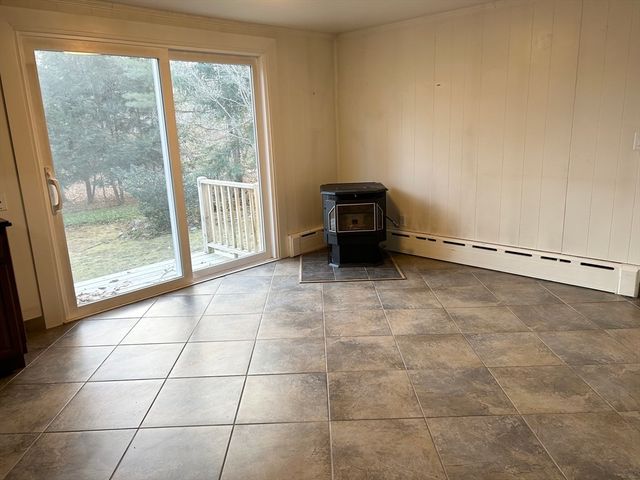 75 Marlboro Rd, Southborough, MA 01772