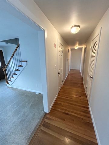 75 Marlboro Rd, Southborough, MA 01772