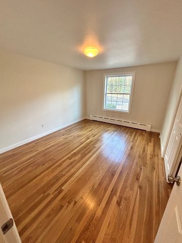 75 Marlboro Rd, Southborough, MA 01772