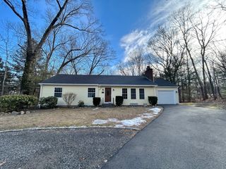 75 Marlboro Rd, Southborough, MA 01772