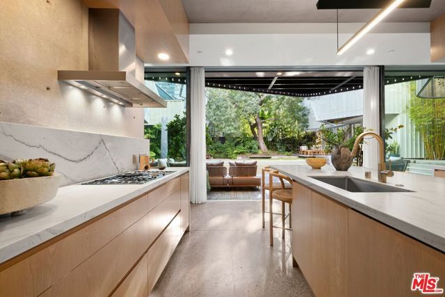 825 Palms Boulevard, Venice (los Angeles), CA 90291