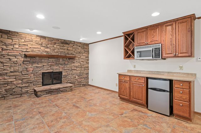 8081 Carmen Avenue, Inver Grove Heights, MN 55076