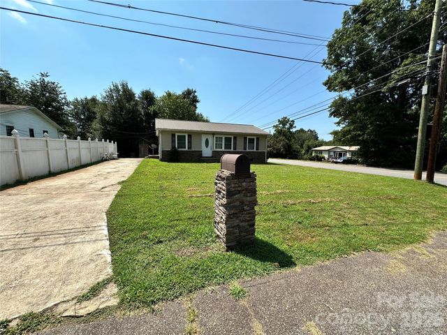 601 E Saunders Avenue, Newton, NC 28658