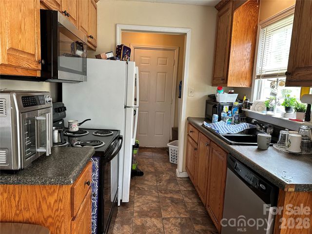 601 E Saunders Avenue, Newton, NC 28658
