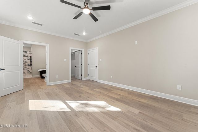 8755 Daisy Vestry Road, Biloxi, MS 39532