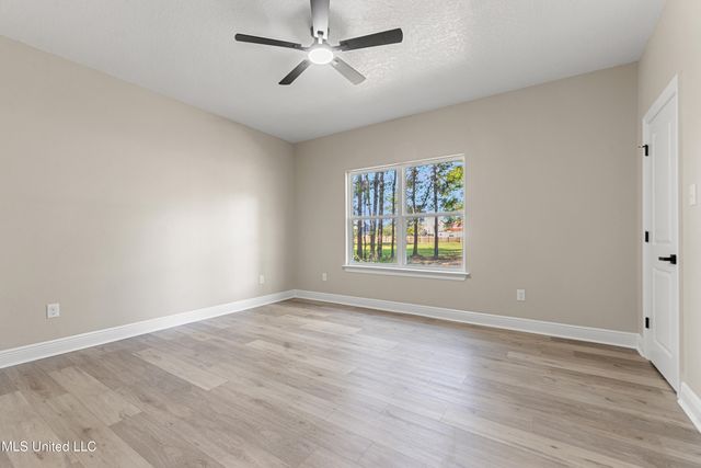 8755 Daisy Vestry Road, Biloxi, MS 39532