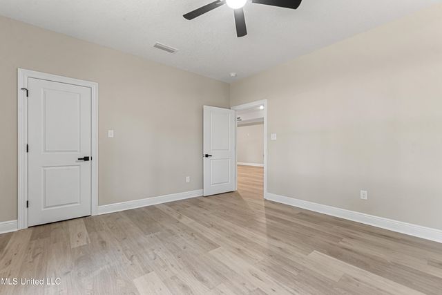 8755 Daisy Vestry Road, Biloxi, MS 39532