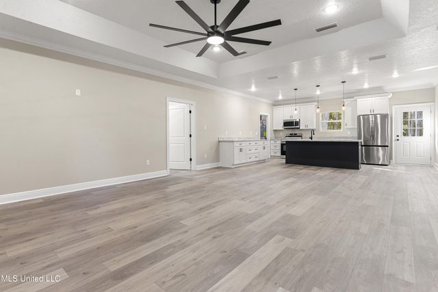 8755 Daisy Vestry Road, Biloxi, MS 39532