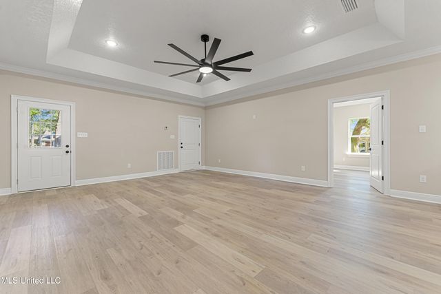 8755 Daisy Vestry Road, Biloxi, MS 39532