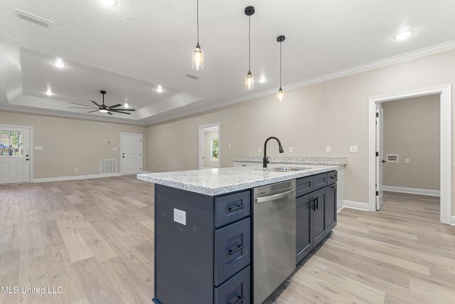 8755 Daisy Vestry Road, Biloxi, MS 39532