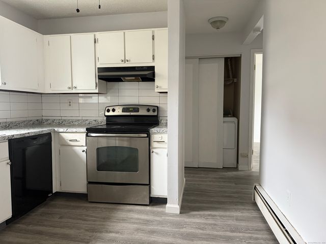 226 Laurel Street APT 14, East Haven, CT 06512