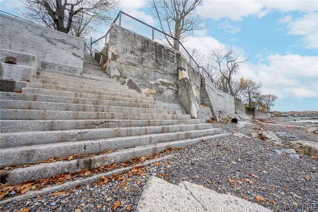 5198 Lake Shore Road, Hamburg, NY 14075