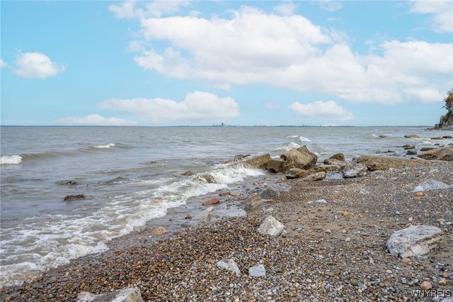 5198 Lake Shore Road, Hamburg, NY 14075