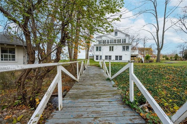 5198 Lake Shore Road, Hamburg, NY 14075