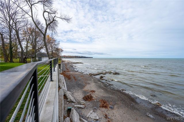 5198 Lake Shore Road, Hamburg, NY 14075