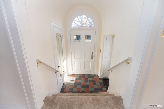 5198 Lake Shore Road, Hamburg, NY 14075