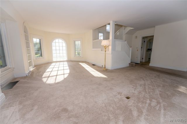 5198 Lake Shore Road, Hamburg, NY 14075