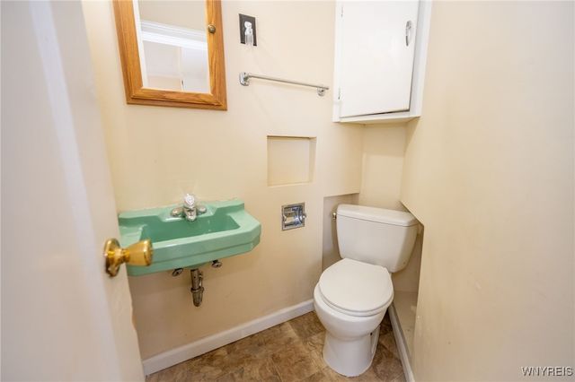 5198 Lake Shore Road, Hamburg, NY 14075